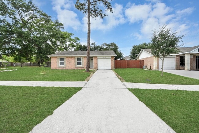 Building Photo - 10603 Thorncliff Dr