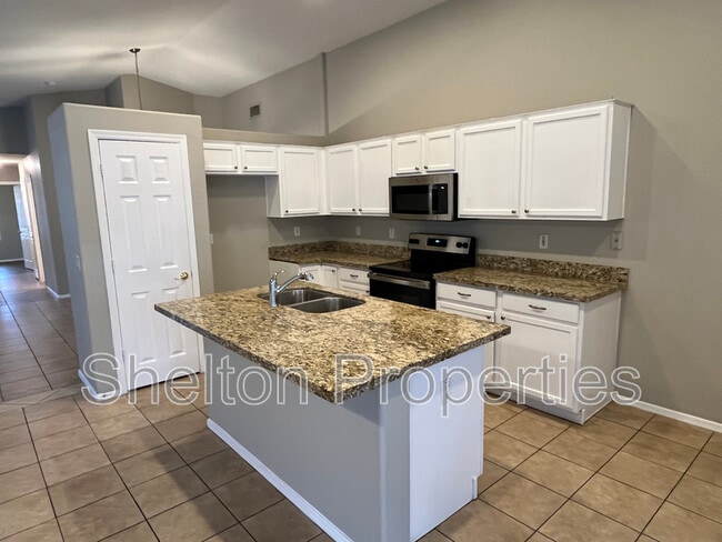 Building Photo - 17476 W Coyote Trail Dr