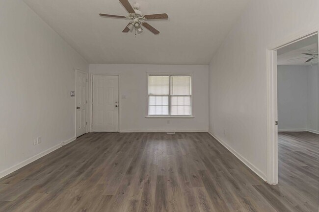 Foto del edificio - *Cute 3 BR 2 BA Home in Goldsboro* Minutes from SJAFB