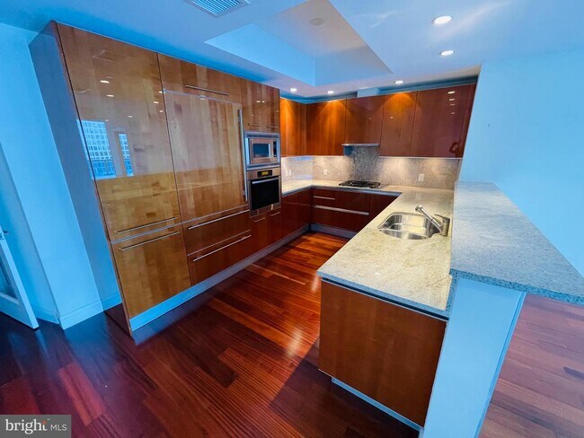 Foto del edificio - 1881 N Nash St