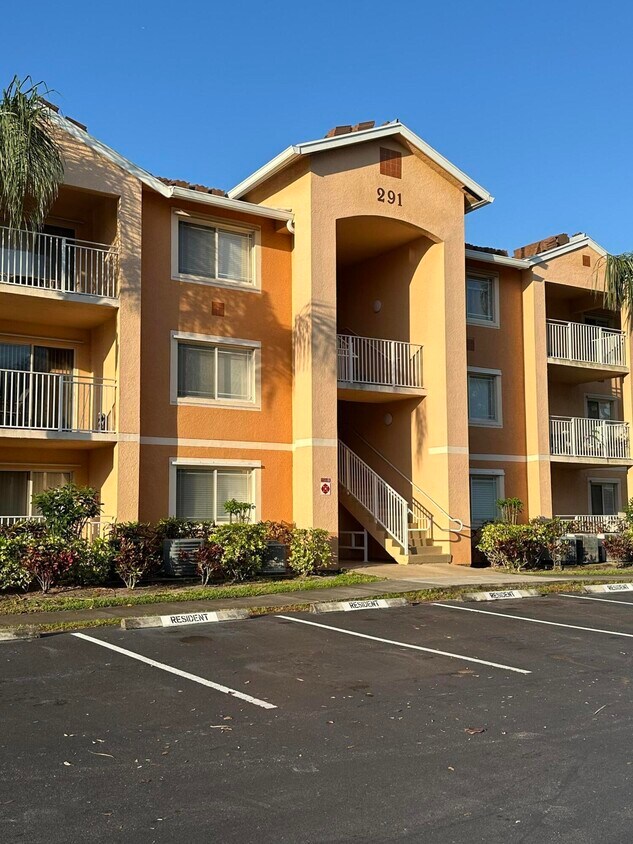 Foto principal - 291 SW Palm Dr