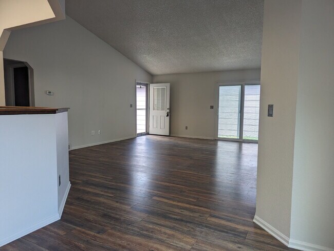 Foto del edificio - Spacious ranch home!