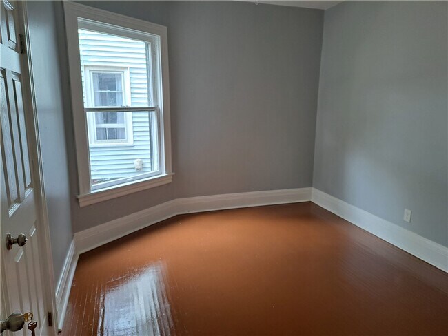 Foto del edificio - 306 Garson Ave