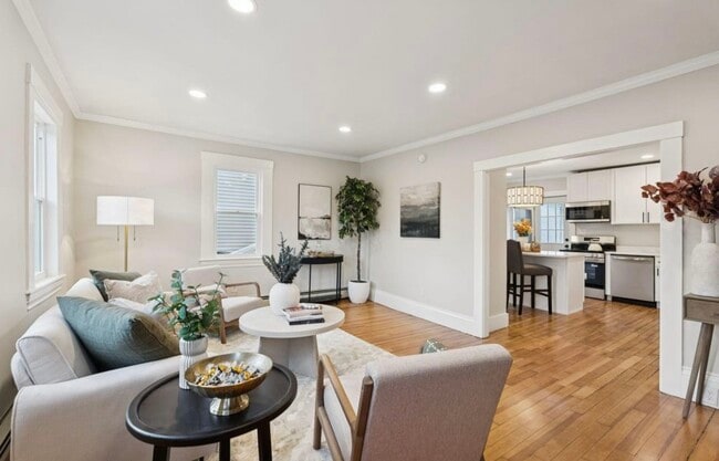 Building Photo - 24 Hill St