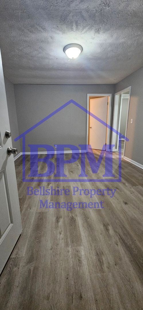 Building Photo - Affordable 2 Bed, 1 Bath Duplex in Madison...