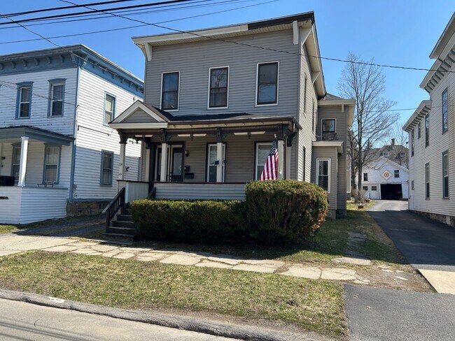 Building Photo - 114 S Melcher St