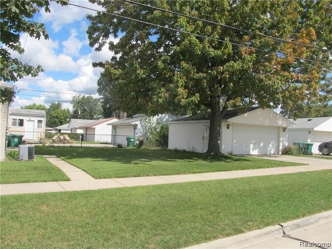 Foto del edificio - 6706 Whitby St