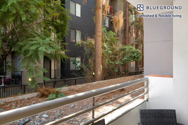 Foto del edificio - 10977 Bluffside Dr