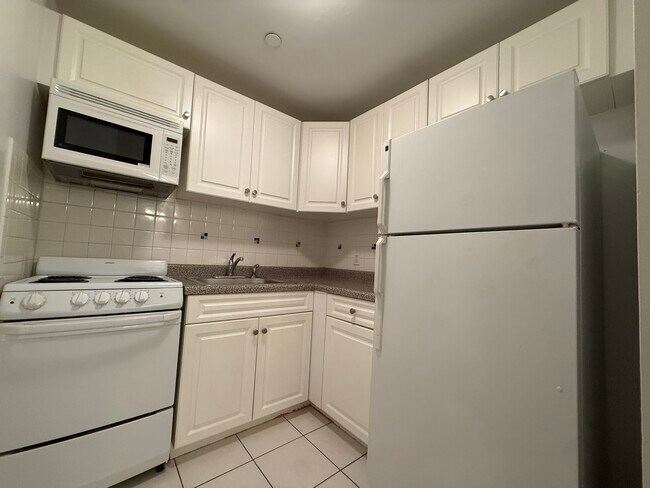 Foto del edificio - 208 Undercliff Ave