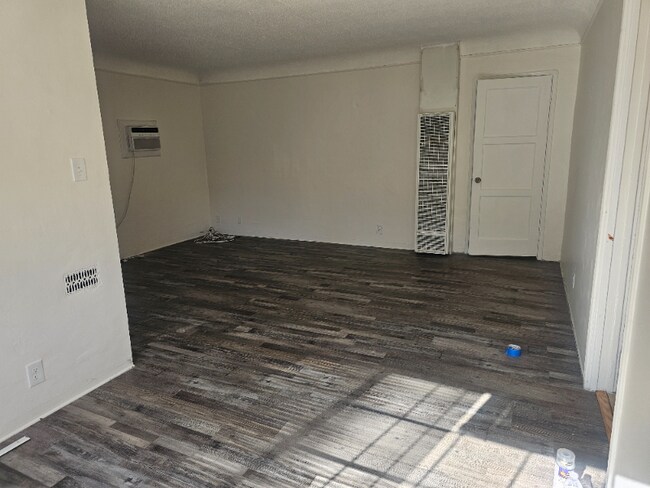 Building Photo - 1250 Yosemite Dr