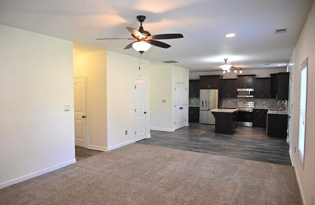 Foto del edificio - 579 Wedgefield Dr