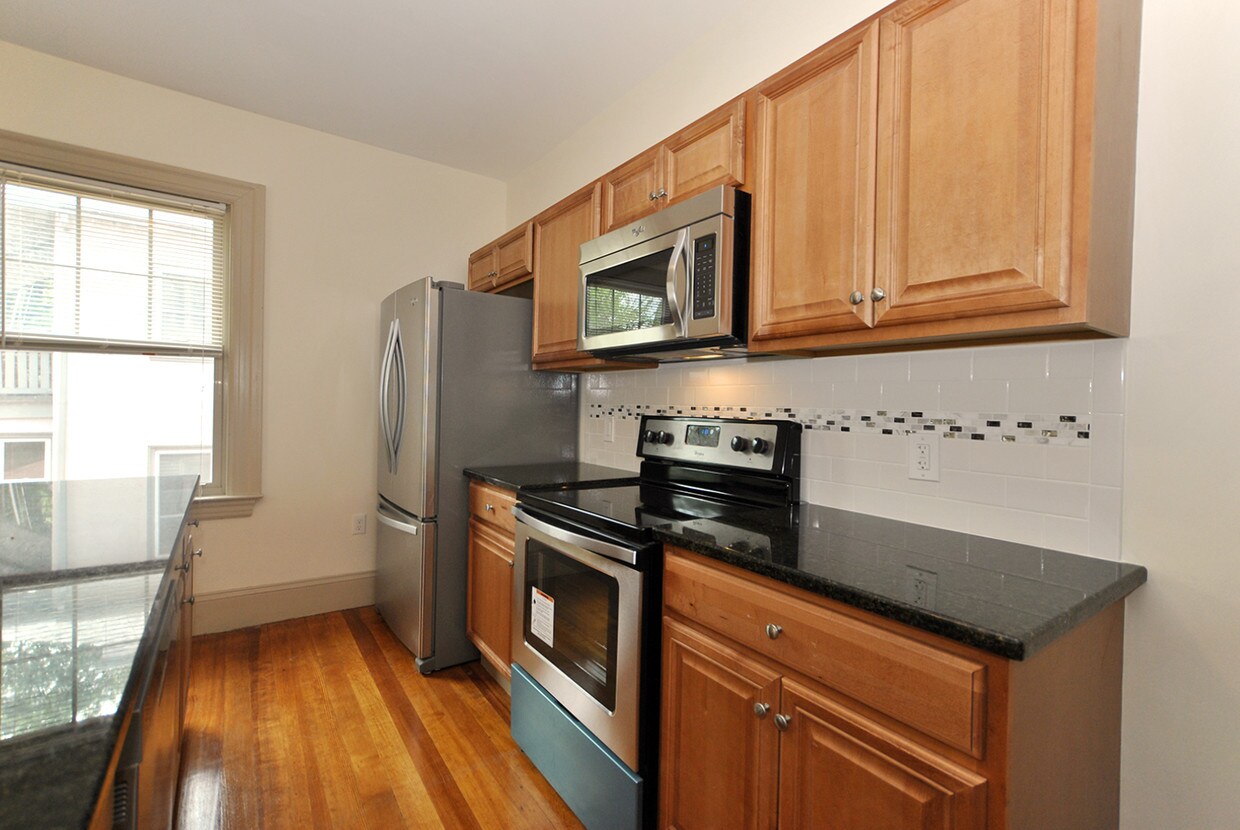 Building Photo - 60 Englewood Ave