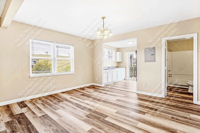 Foto del edificio - 2 br, 1 bath 4plex - 1317 Main St C C