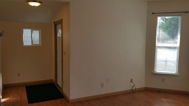 Foto del edificio - 404 W 4th St