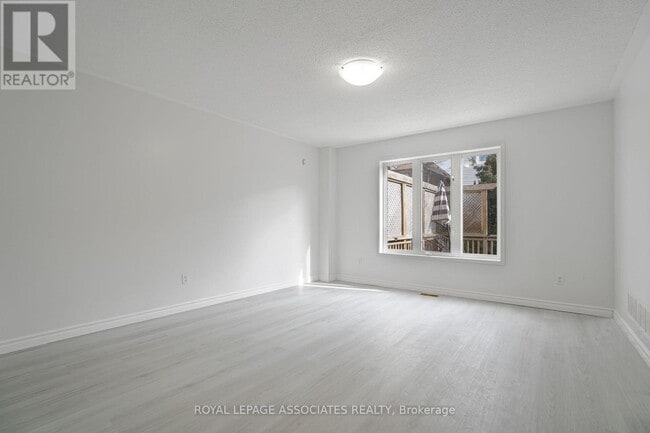 Building Photo - 25 Cranston Ave