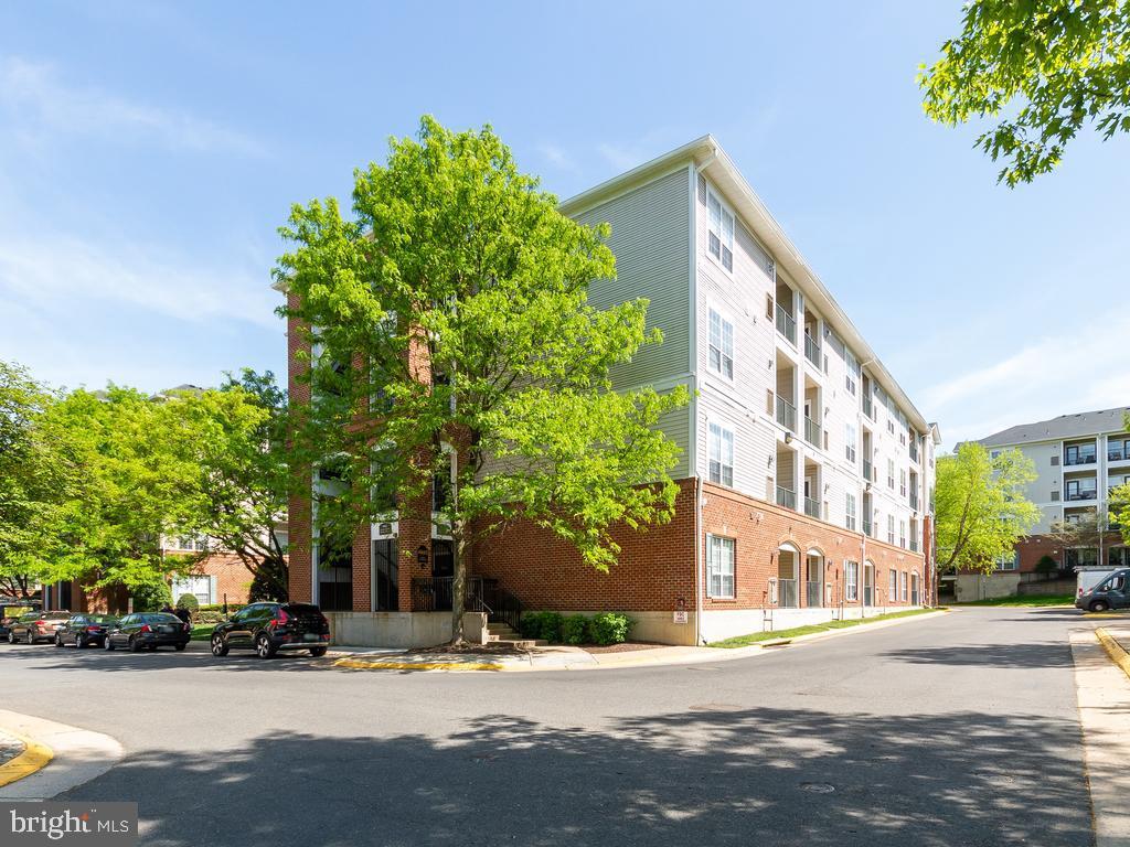 Foto principal - 4862 Eisenhower Ave