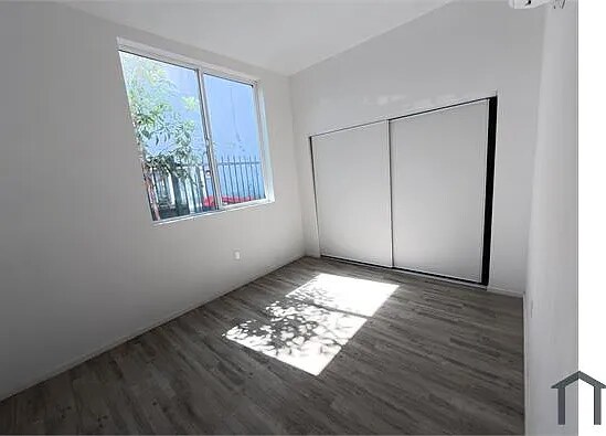 Foto del edificio - 10501 Wilmington Ave