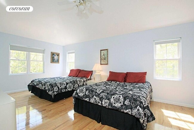 Foto del edificio - 43A Old Riverhead Rd E