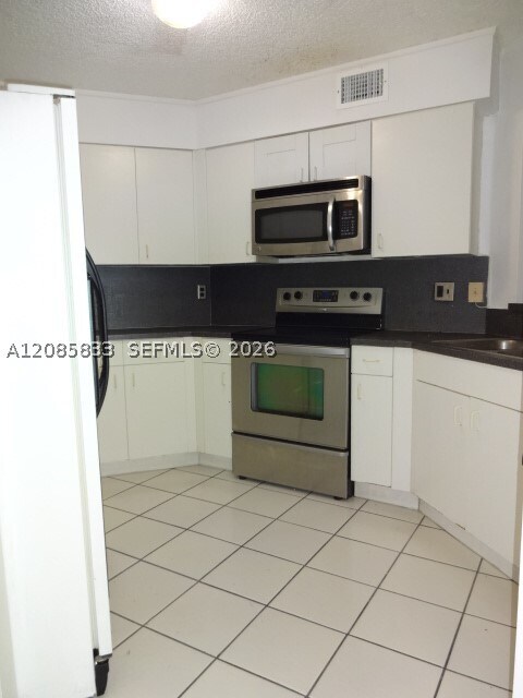 Foto del edificio - 4681 NW 9th St