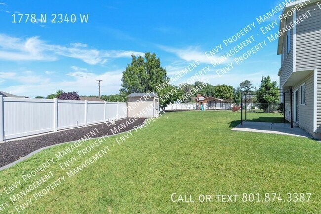 Building Photo - Absolutely STUNNING 5 Bed - 3 Bath Home - ...