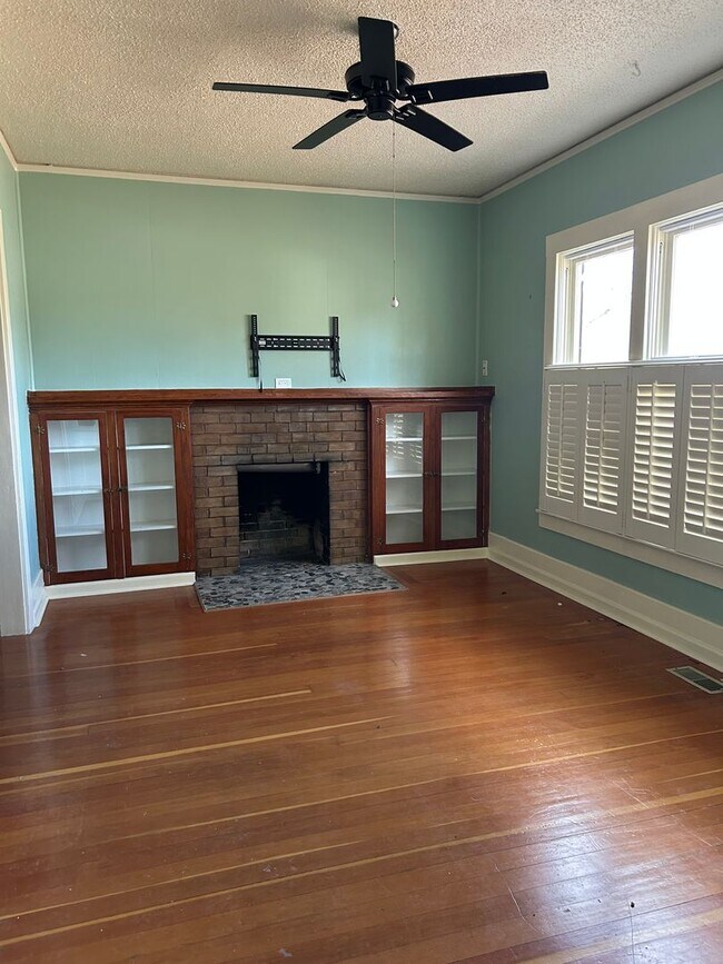 Foto del edificio - 1-Bedroom, 1 bath in Quiet 4-Plex near Ivywild