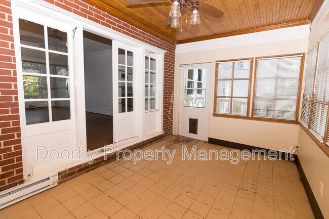 Foto del edificio - 408 Frazier Dr