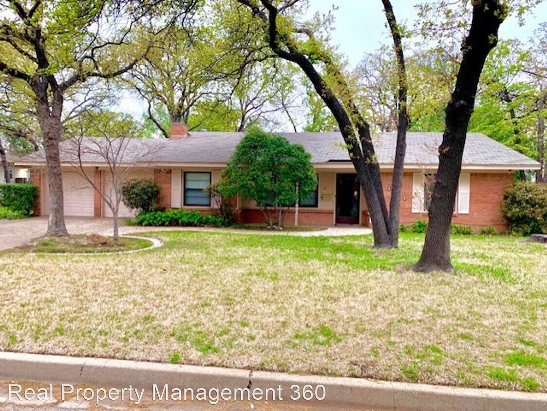 Foto principal - 3 br, 2 bath House - 7117 Robinhood ln