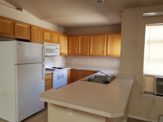 Building Photo - 4701 Cottage Ln