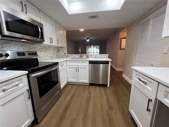 Building Photo - 138 Cypress Ct