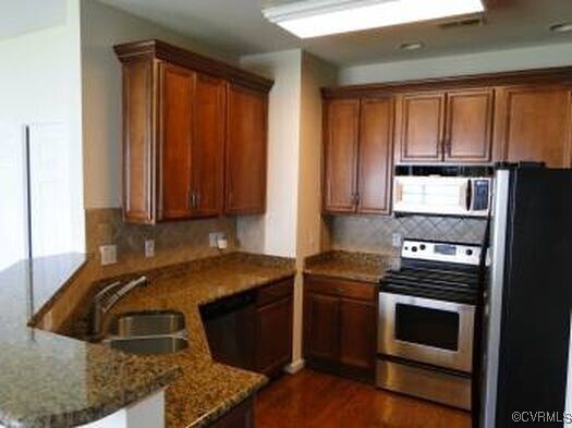 Foto del edificio - 839 Parkland Pl