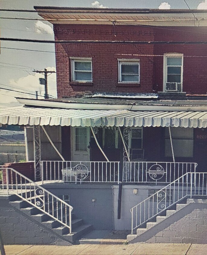 Primary Photo - Newly renovated 2 bedroom in Hazelwood!