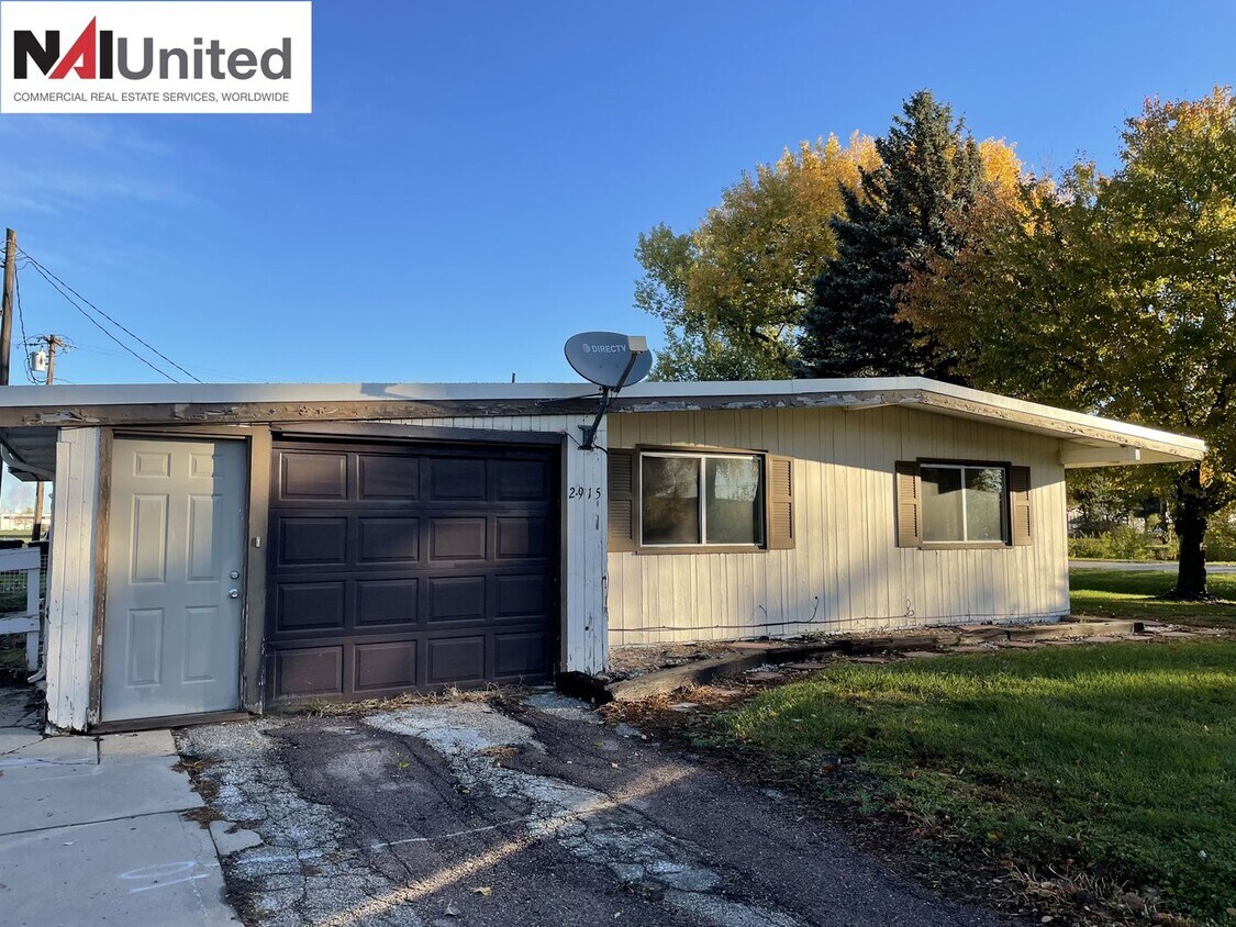 Primary Photo - 3 bedroom, 1 bath duplex for rent!