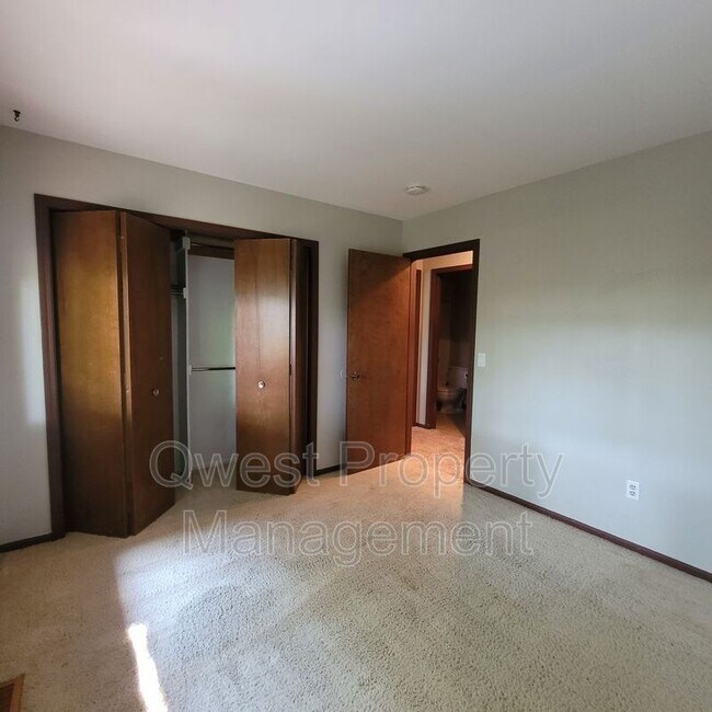 Foto del edificio - 5898 Madison Ave SE