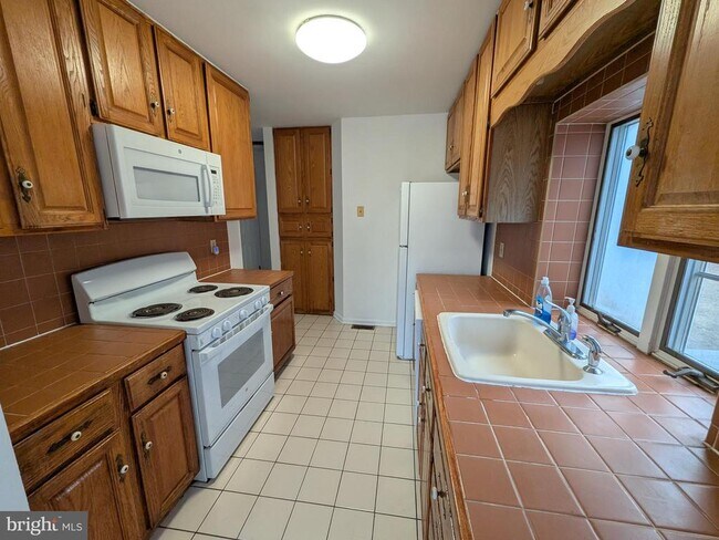 Foto del edificio - 2626 Cecil Dr