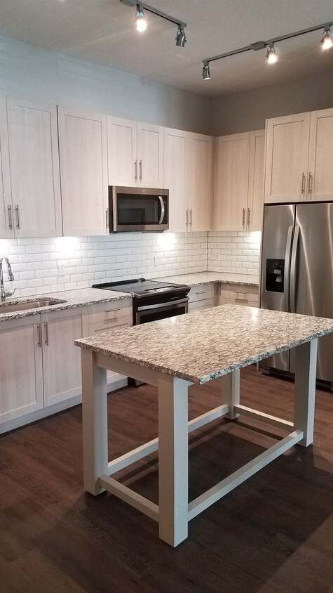 Foto principal - 740 Concourse Pkwy S