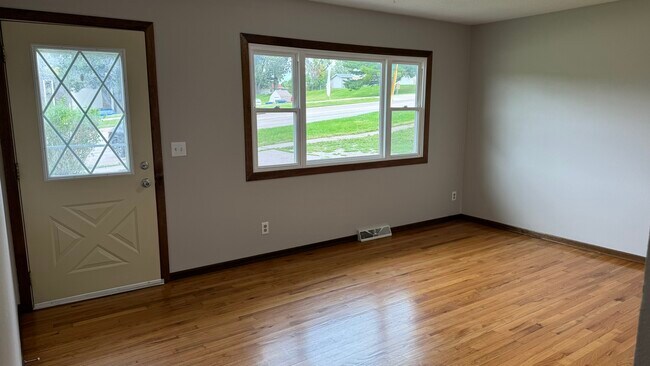 Foto del edificio - 1331 Spruce Hills Dr
