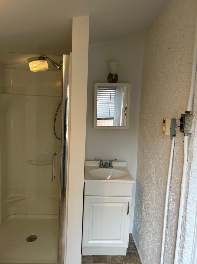 Foto del edificio - 2718 E County Line Rd