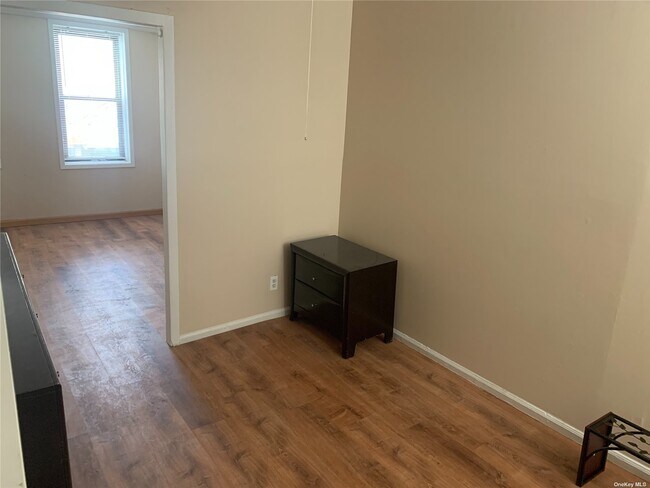 Building Photo - 65-18 Myrtle Ave