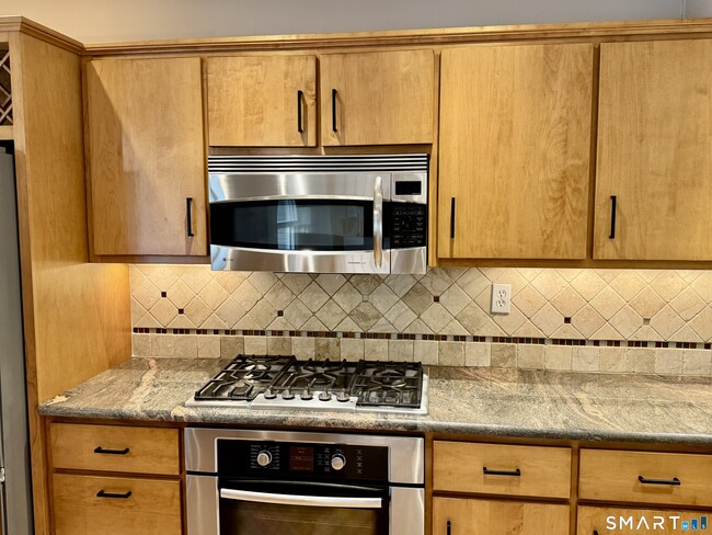 Building Photo - 58 Uplands Way