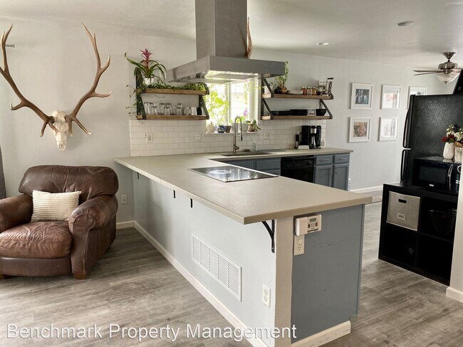 Foto del edificio - 3 br, 2 bath House - 540 N River Rock Dr