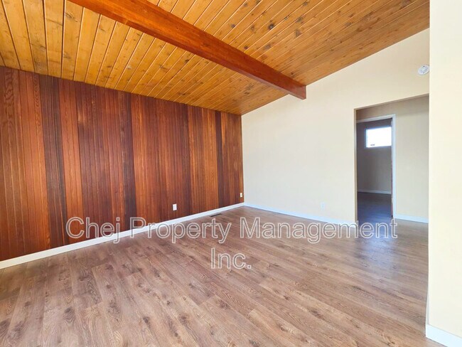 Photo du bâtiment - 8820 Meadowlark Rd NW