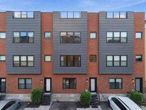 Building Photo - 7013 Pipers Glen Way
