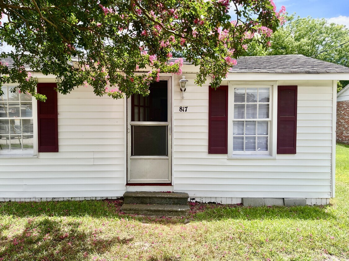 Foto principal - 817 State St