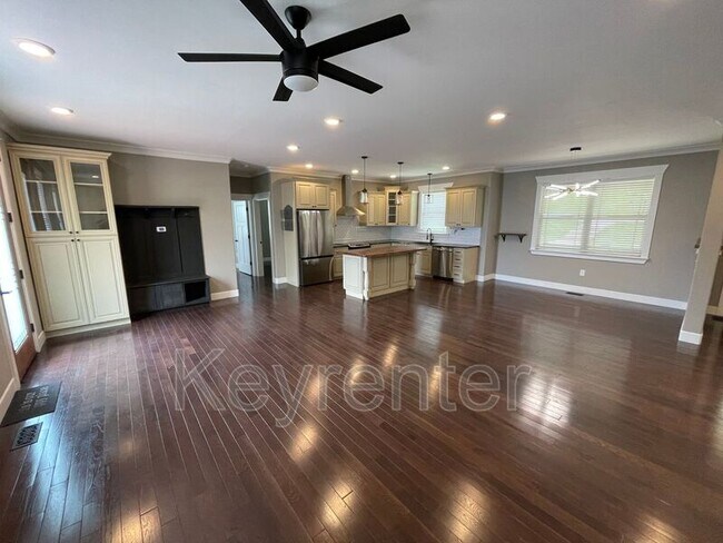 Foto del edificio - 8914 Grantop Dr.