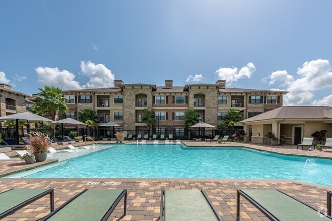 Building Photo - Marquis Seven Lakes