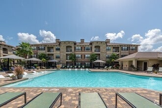 Building Photo - Marquis Seven Lakes
