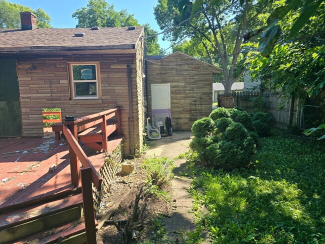 path to backyard - 4727 N 46th St