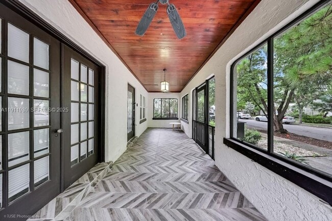 Building Photo - 46 NE 43rd St