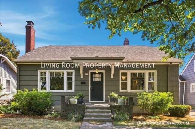 Building Photo - 2614 NE 33rd Ave