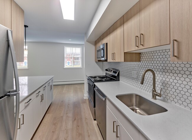 Modern backsplash - Brookdale